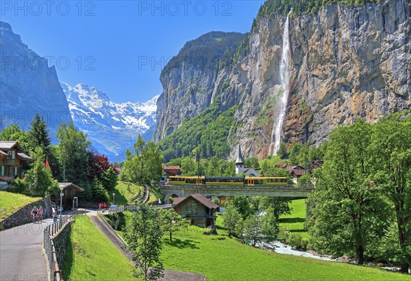 Village view with Staubbach Falls