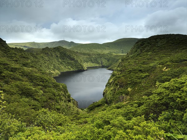 Crater Lake Comprida