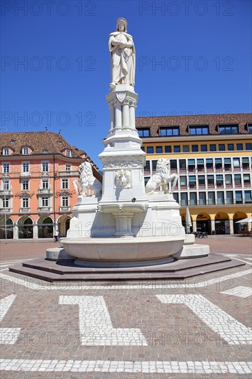 Monument Walter von der Vogelweide