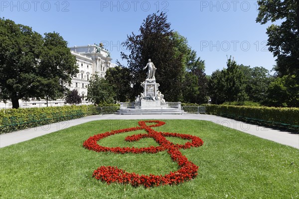 Flowered clef