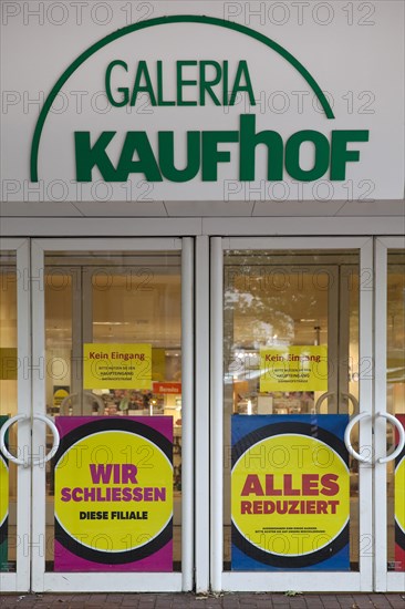 Entrance to Galeria Kaufhof