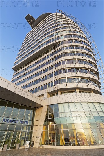 Sail-shaped high-rise building