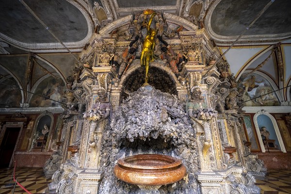 Stalactite fountain with Mercury fountain figure