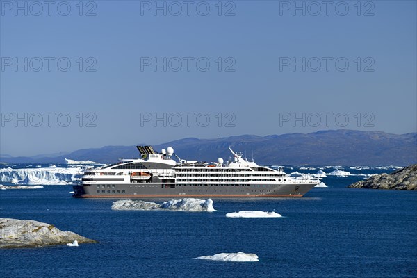 Cruise ship Ponant in Disko Bay