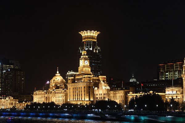 Boat trip Shanghai by night