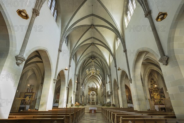 Nave with main altar