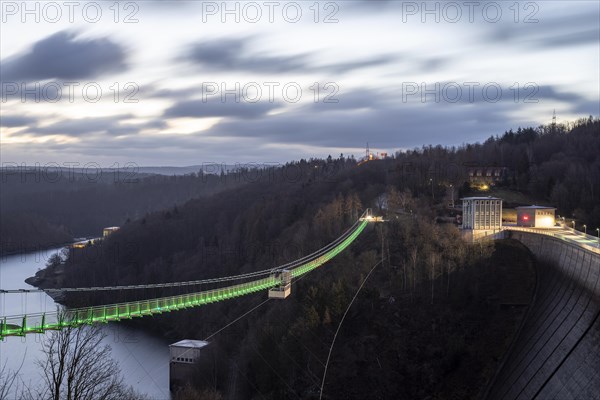 Illuminated suspension bridge Titan RT at the Rappbodetalsperre