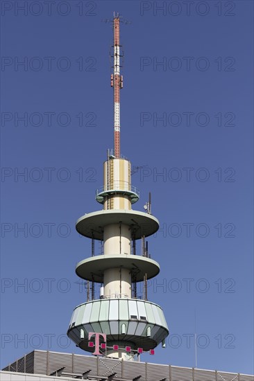 Telecommunications tower