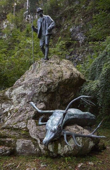 Kaiser hunting statue in Kaltenbach