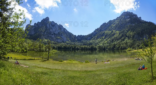 Laudachsee with view to the Katzenstein on the Gruenberg