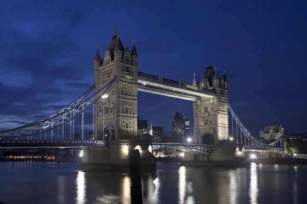 Vue nocturne Tower Bridge