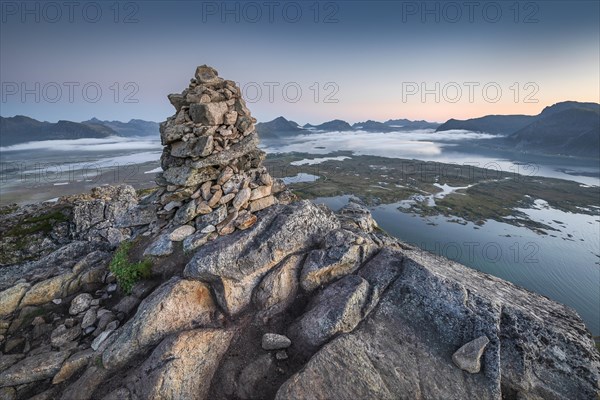 Stone pyramid at the top of Hoven at dusk