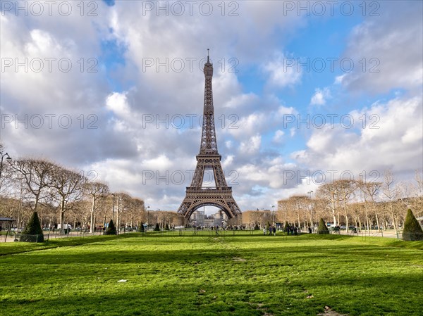 Eiffel Tower photographed by the Champ de Mars