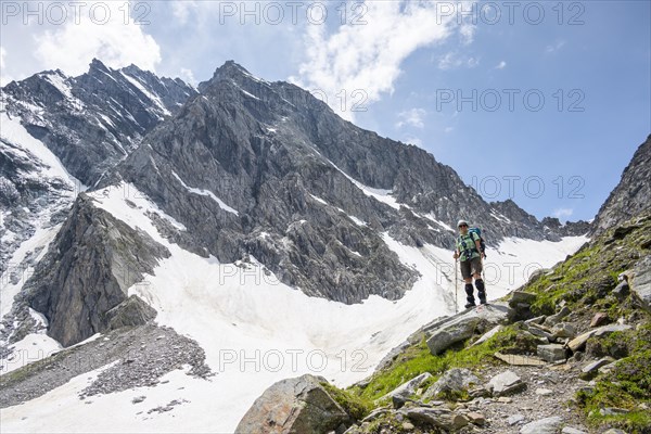 Hiker on the ascent to the Moerchnerscharte