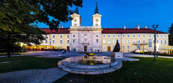 Braeustueberl and castle