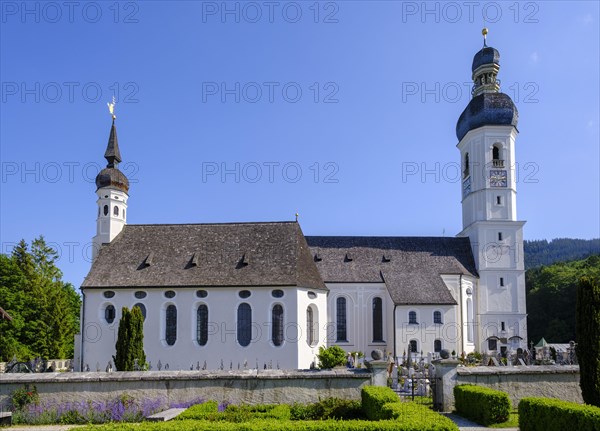 Cemetery chapel Heilig Blut and parish church St