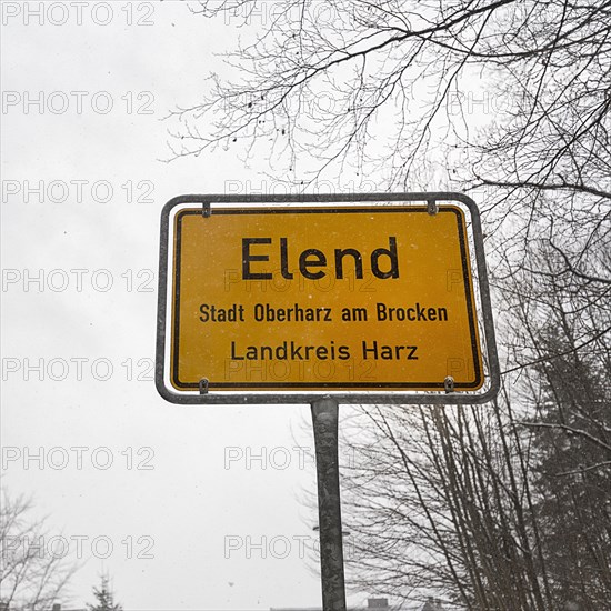 City limit sign Elend