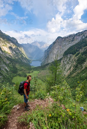 Hiker on the Roethsteig