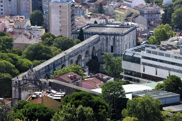 Amoreiras Reservoir and aqueduct