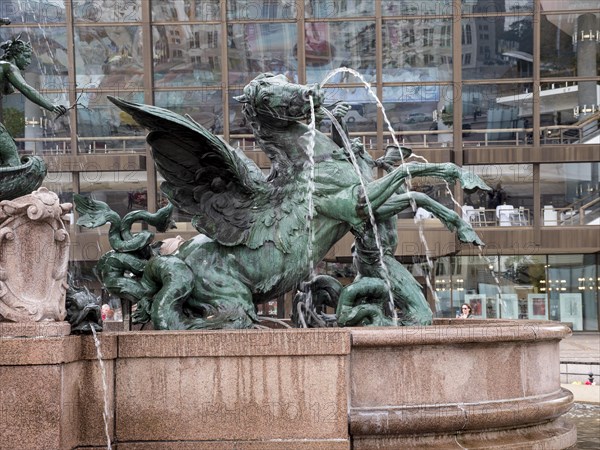 Bronze figure from Mendebrunnen