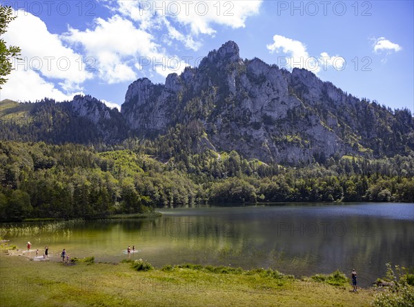 Laudachsee with view to the Katzenstein on the Gruenberg