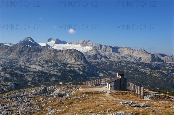 Krippenstein Chapel with a view of the Hoher Dachstein