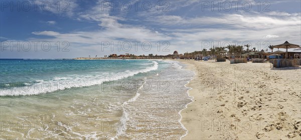 Sandy beach beach and coral reef Abu-Dabbab