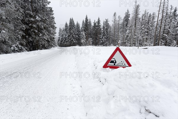 Traffic sign Caution Rolling Chips