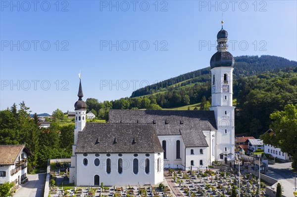 Cemetery chapel Heilig Blut and parish church St