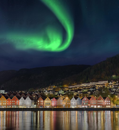 B Bryggen Northern LightsBergen City Norway