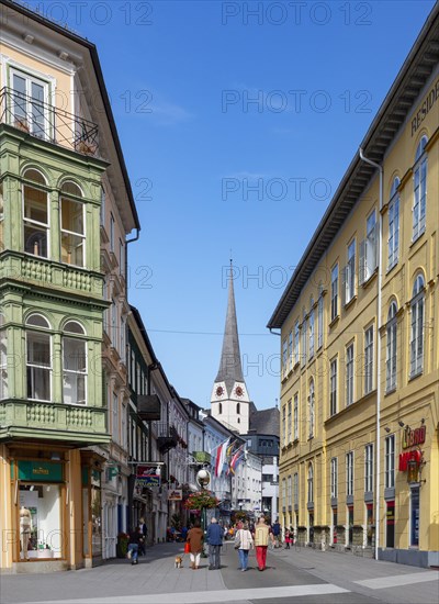 Pedestrian zone with parish church Sankt Nikolaus