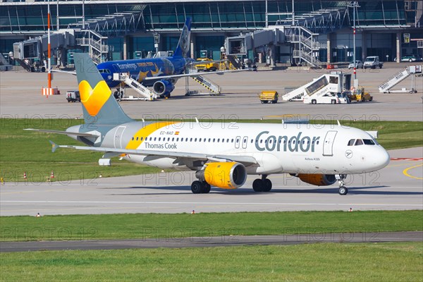 A Condor Airbus A320 with the registration number EC-NAD at Stuttgart Airport