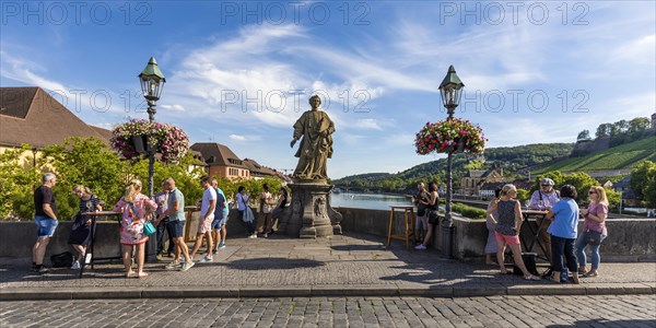 Serving Franconian wine at bar tables