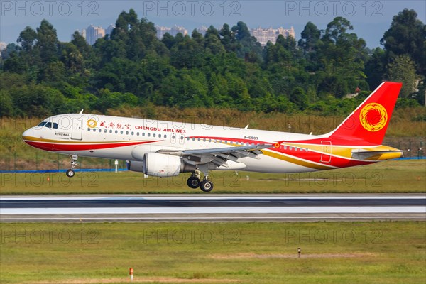 An Airbus A320 aircraft of Chengdu Airlines with registration number B-6907 at Chengdu Airport