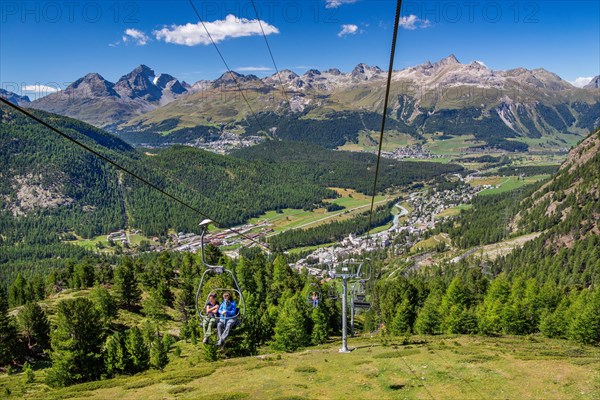 Chairlift to Alp Languard with village overview