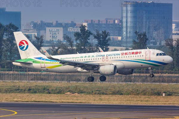 An Airbus A320 aircraft of China Eastern Airlines with registration number B-9942 at Beijing Airport