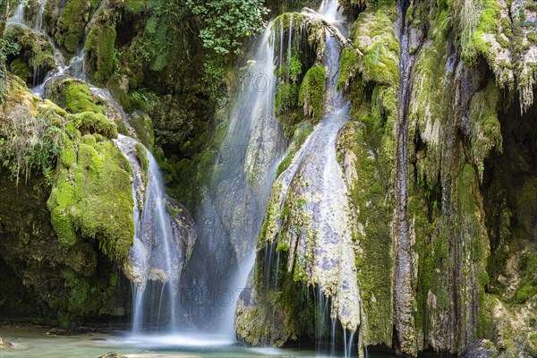 Tufs waterfall