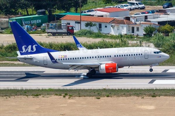 A Boeing 737-700 of SAS