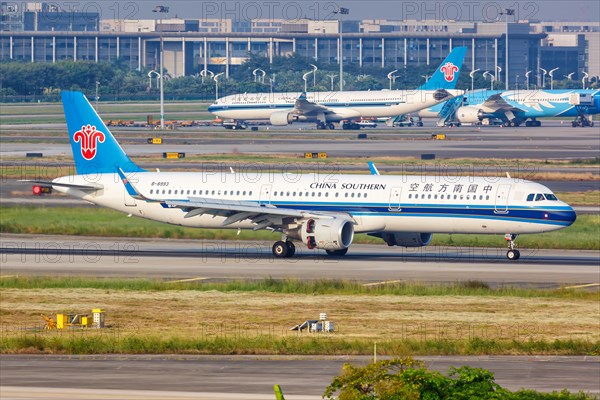 An Airbus A321 aircraft of China Southern Airlines with registration number B-8993 at Guangzhou Baiyun
