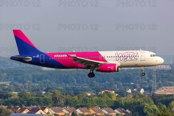 An Airbus A320 aircraft of Wizzair with the registration HA-LWN at Dortmund Airport