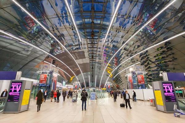 Hall of Frankfurt Airport Railway Station