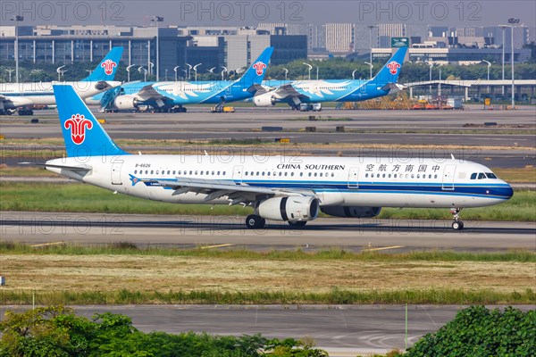 An Airbus A321 aircraft of China Southern Airlines with registration number B-6626 at Guangzhou Baiyun
