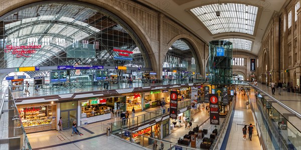 Leipzig Central Station Central Station Deutsche Bahn DB Halle Shops Panorama