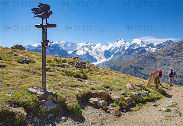 Viewpoint at the Paradise Hut with Piz Palue