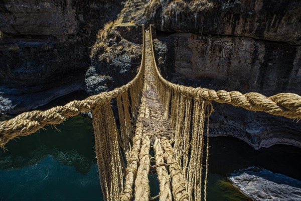 Qu'eswachaka suspension bridge