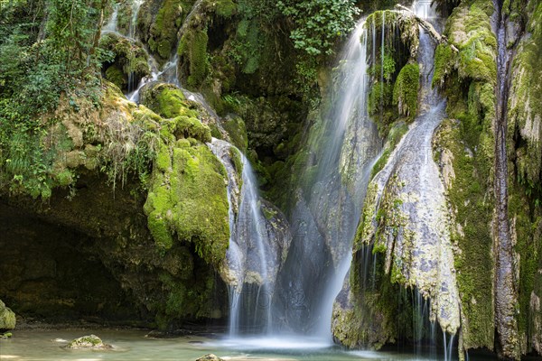 Tufs waterfall