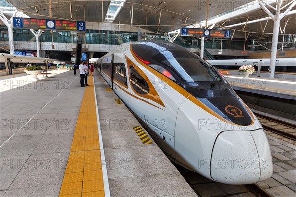 Fuxing high speed train HGV at Tianjin Station