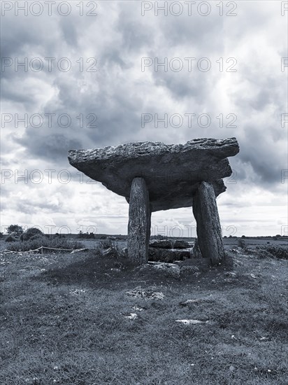 Poulnabrone dolmens