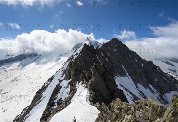 View from Schoenbichler Horn to Grosser Moeseler and Furtschaglspitze