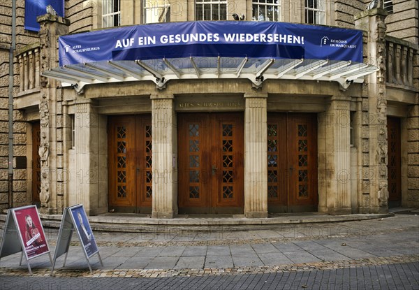 Closed theatre comedy in the Marquardt